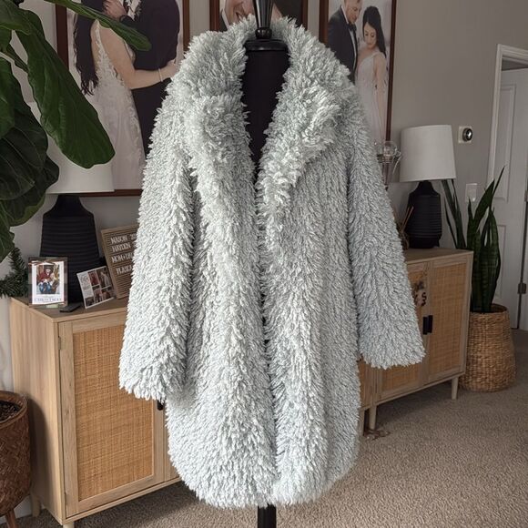 Mid Length Silver Blue Teddy Coat - Picture 9 of 10